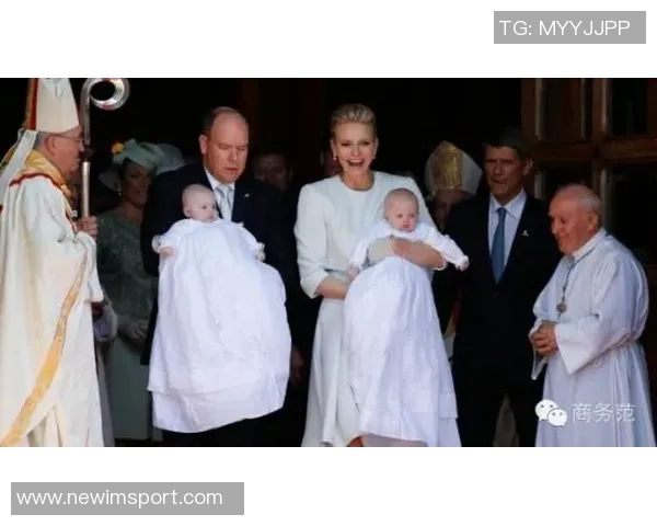 维尼修斯与女友携手米利唐夫妇共度摩纳哥假期心情愉悦庆祝国家德比胜利