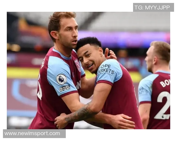 上海球迷酒店守候林加德成功获得全套签名留念 上海球迷酒店守候林加德成功获得全套签名留念