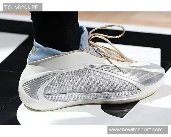 森林狼社媒庆祝马年爱德华兹今日穿中国新年配色AE2展现节日气氛 森林狼社媒庆祝马年爱德华兹今日穿中国新年配色AE2展现节日气氛